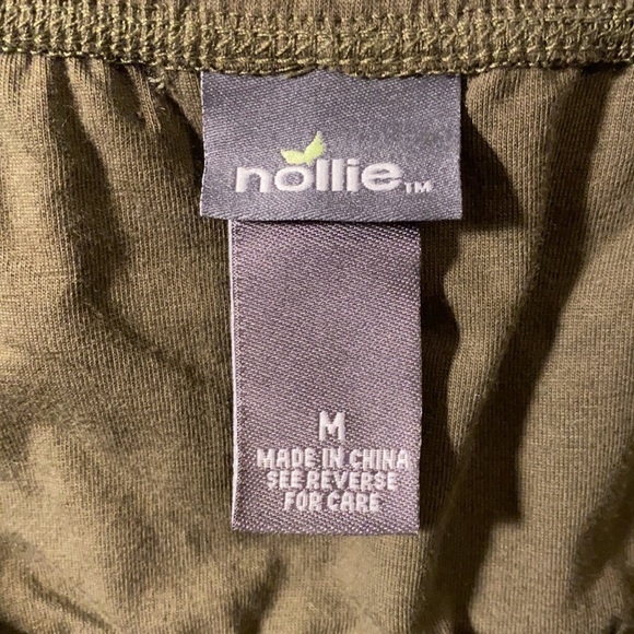 Cute, long halter top w/ built in bralette. - Picture 4 of 10